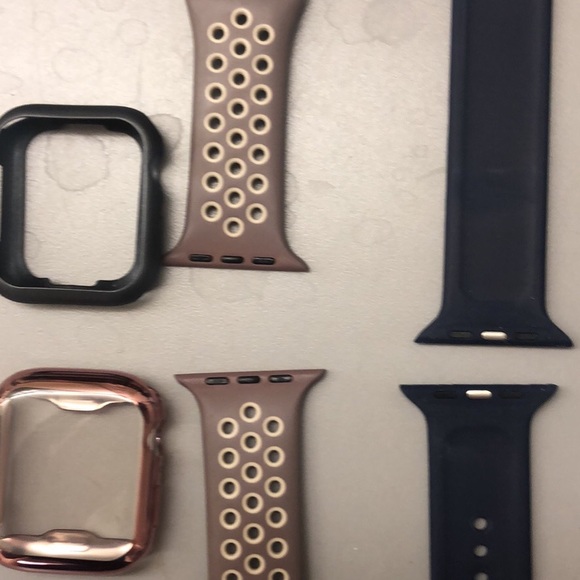 Apple Watch Series 4 44mm Rose Gold - Picture 6 of 6